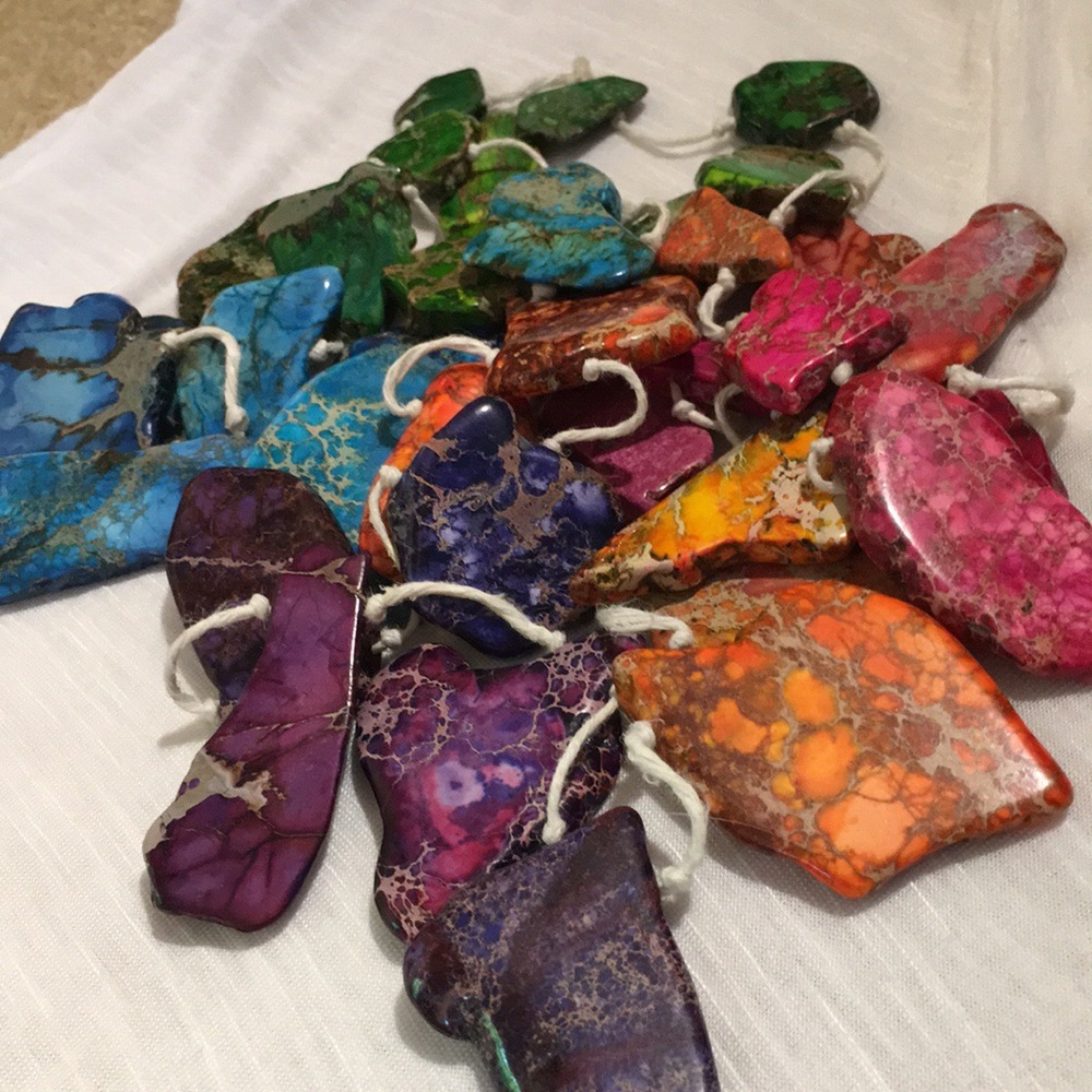 Imperial jasper dyed stones on knotted white hemp - Picture 4 of 8